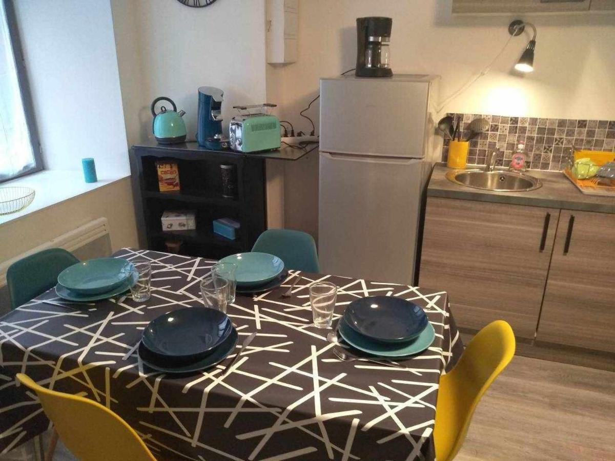 Joli Petit Logement En Centre Ville De Brioude Exterior photo